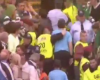 La penosa subida al palco del árbitro de la Copa de Portugal