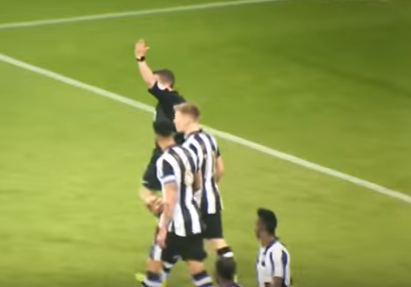 El increíble error que convierte en indirecto un penalti del Newcastle
