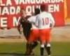Un jugador le mete dos puñetazos al árbitro en la Copa Perú