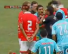 Un jugador peruano escupe al árbitro después de ser expulsado