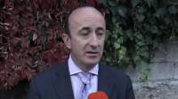 El vicepresidente de un equipo albanés amenaza con un tiro al aire