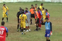 Golpean al árbitro por pitar un penalti claro en el último minuto