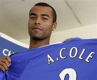 La Federación Inglesa sanciona a Ashley Cole con 110.000 euros por insultarles