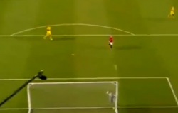 El increíble gol de Rooney que fue legal durante unos segundos