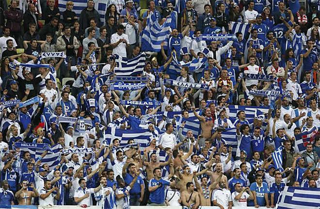 Grecia se queda sin fútbol por la agresión a un exárbitro