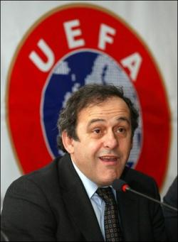 La UEFA podría rechazar el uso de la tecnología en sus competiciones