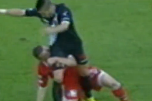 Expulsado un jugador bosnio por morderle la pierna a un rival