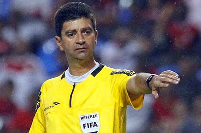Un entrenador colombiano señala su lista negra de árbitros