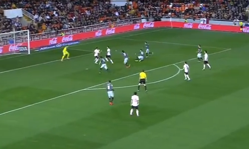 El gol del Valencia, otro fuera de juego que es cosa de dos