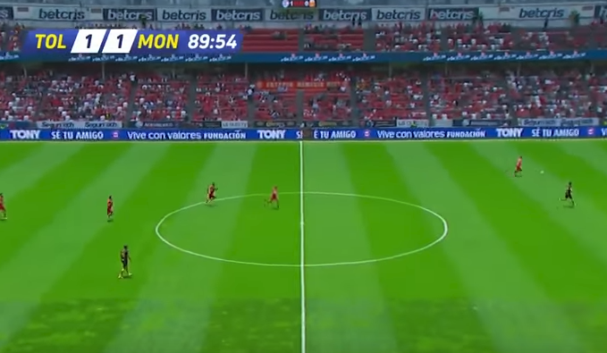 El Morelia celebra un gol anulado... y recibe otro a la contra